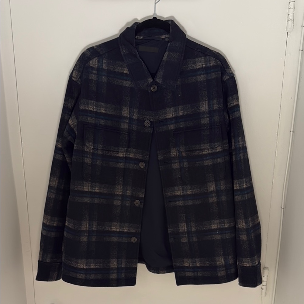 Men's Black and Gray Utility Jacket with Plaid Pattern and Notched Lapels